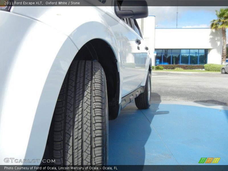 Oxford White / Stone 2011 Ford Escape XLT