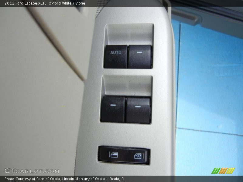 Oxford White / Stone 2011 Ford Escape XLT
