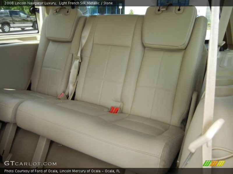 Rear Seat of 2008 Navigator Luxury