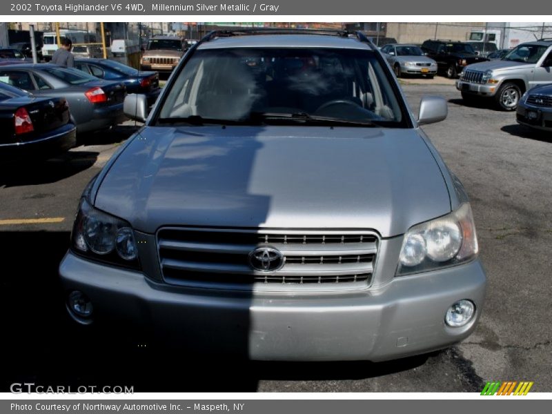 Millennium Silver Metallic / Gray 2002 Toyota Highlander V6 4WD
