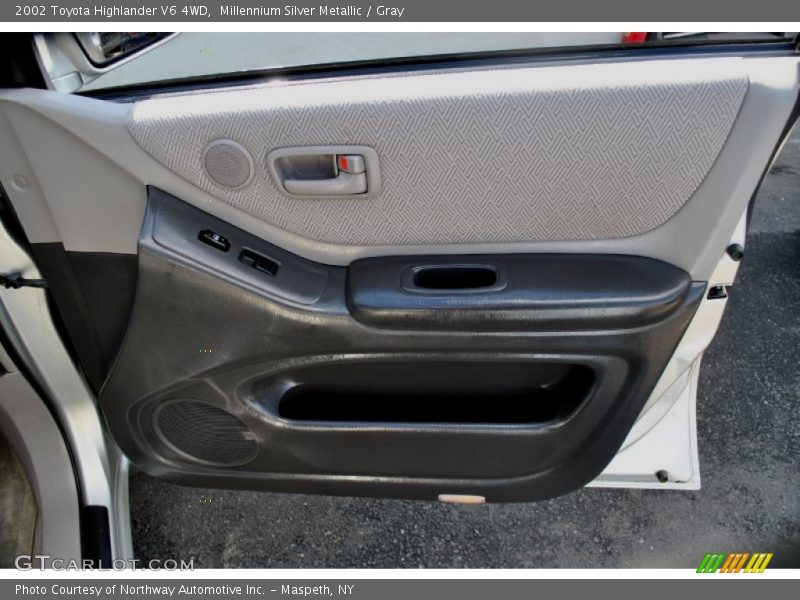Millennium Silver Metallic / Gray 2002 Toyota Highlander V6 4WD