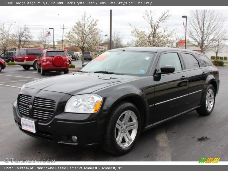 Front 3/4 View of 2006 Magnum R/T