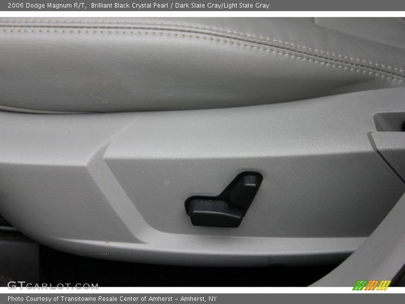Brilliant Black Crystal Pearl / Dark Slate Gray/Light Slate Gray 2006 Dodge Magnum R/T