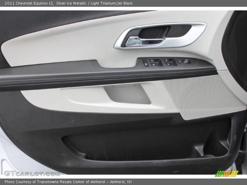 Silver Ice Metallic / Light Titanium/Jet Black 2011 Chevrolet Equinox LS