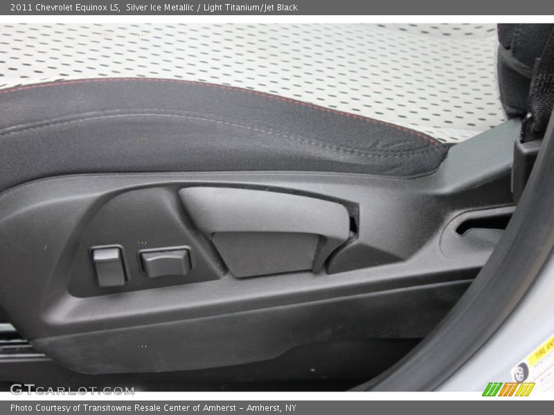 Silver Ice Metallic / Light Titanium/Jet Black 2011 Chevrolet Equinox LS