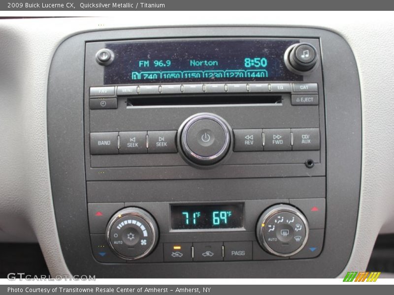 Quicksilver Metallic / Titanium 2009 Buick Lucerne CX
