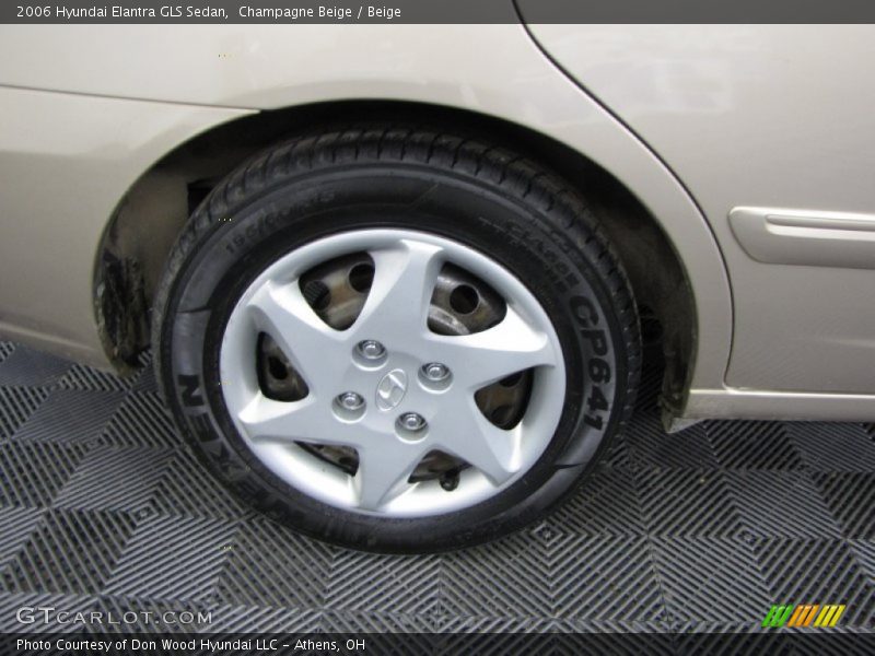 Champagne Beige / Beige 2006 Hyundai Elantra GLS Sedan