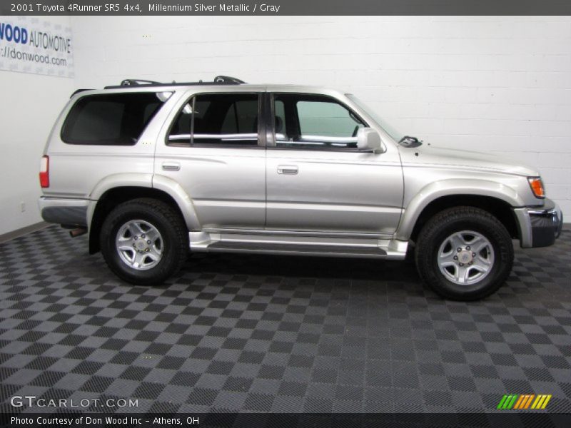 Millennium Silver Metallic / Gray 2001 Toyota 4Runner SR5 4x4