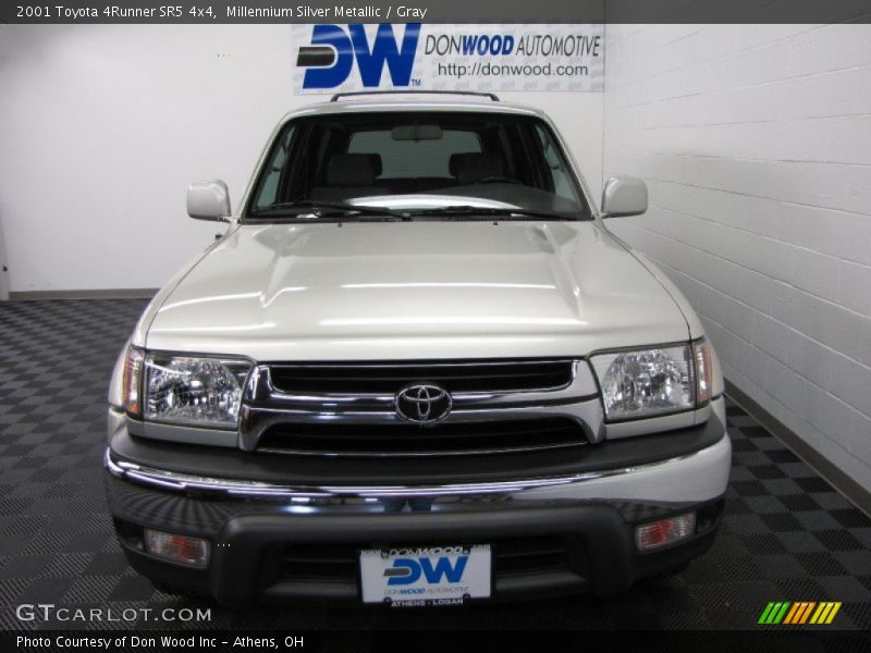 Millennium Silver Metallic / Gray 2001 Toyota 4Runner SR5 4x4