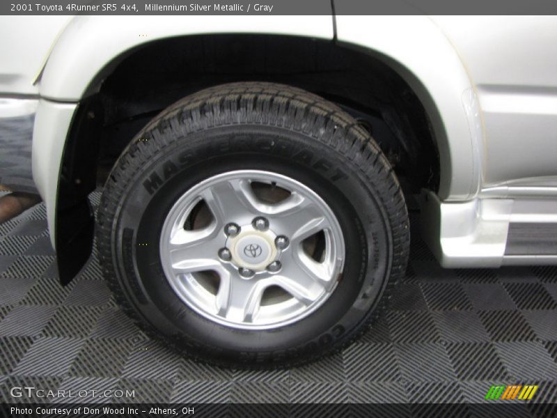 Millennium Silver Metallic / Gray 2001 Toyota 4Runner SR5 4x4