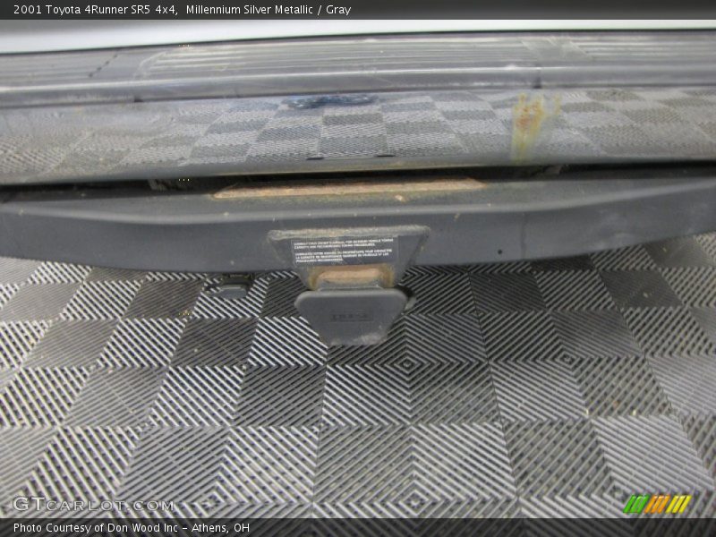 Millennium Silver Metallic / Gray 2001 Toyota 4Runner SR5 4x4