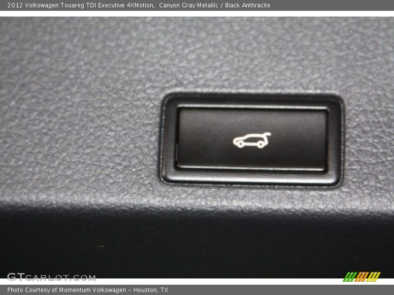 Canyon Gray Metallic / Black Anthracite 2012 Volkswagen Touareg TDI Executive 4XMotion