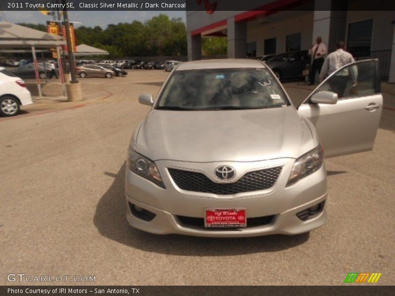 Classic Silver Metallic / Dark Charcoal 2011 Toyota Camry SE