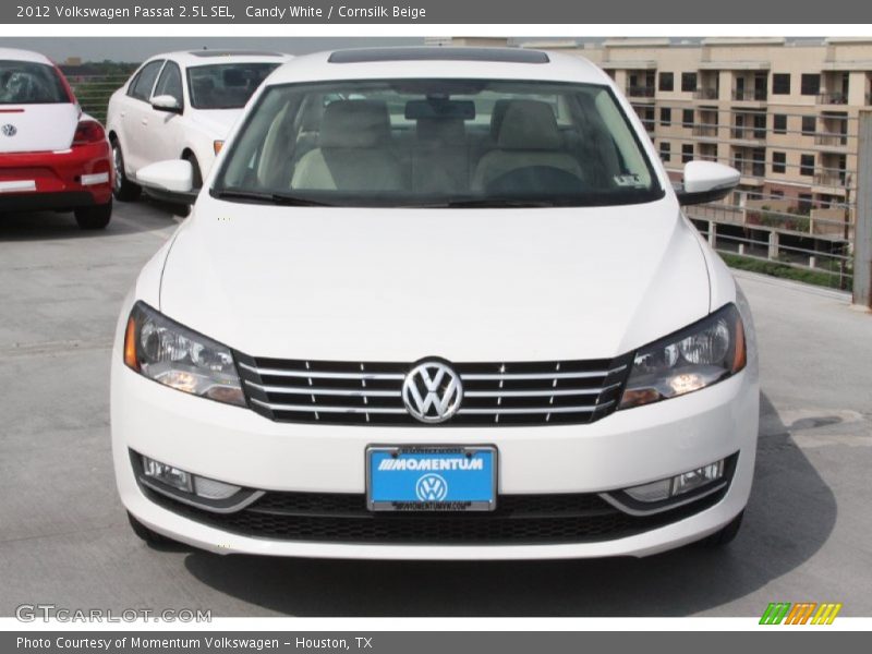 Candy White / Cornsilk Beige 2012 Volkswagen Passat 2.5L SEL