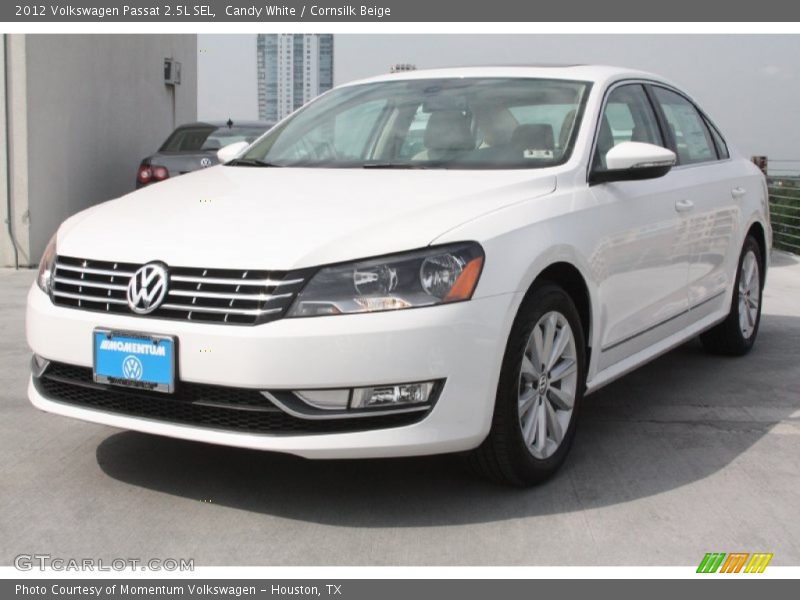 Candy White / Cornsilk Beige 2012 Volkswagen Passat 2.5L SEL