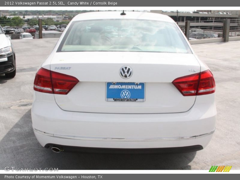 Candy White / Cornsilk Beige 2012 Volkswagen Passat 2.5L SEL