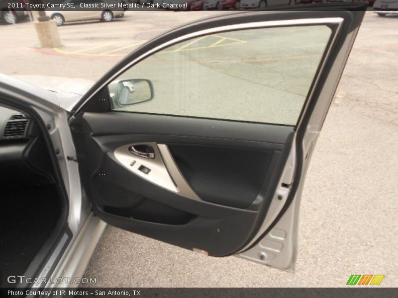 Classic Silver Metallic / Dark Charcoal 2011 Toyota Camry SE