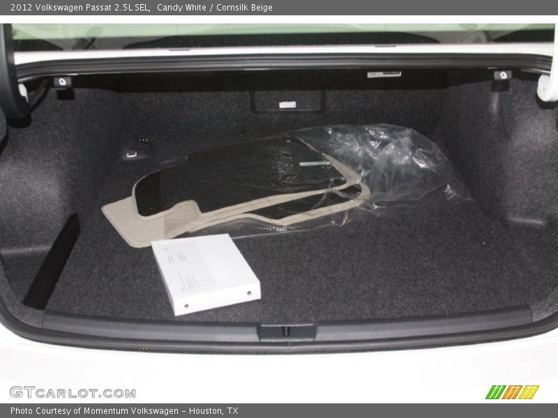 Candy White / Cornsilk Beige 2012 Volkswagen Passat 2.5L SEL