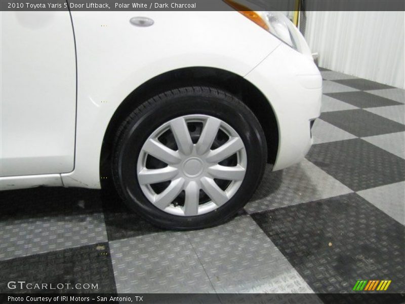 Polar White / Dark Charcoal 2010 Toyota Yaris 5 Door Liftback