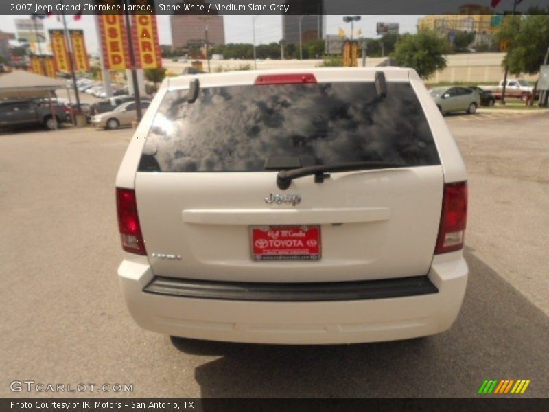 Stone White / Medium Slate Gray 2007 Jeep Grand Cherokee Laredo
