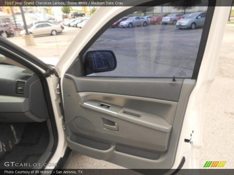 Stone White / Medium Slate Gray 2007 Jeep Grand Cherokee Laredo