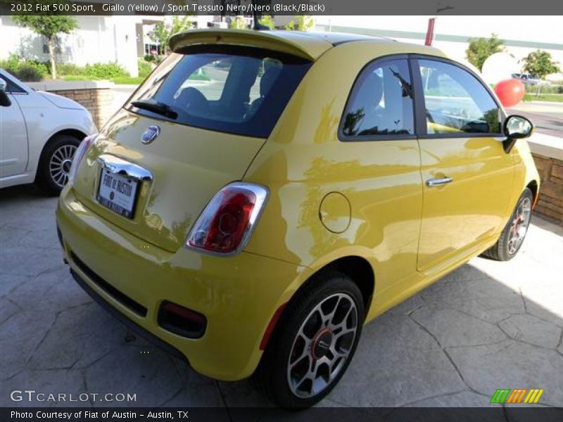 Giallo (Yellow) / Sport Tessuto Nero/Nero (Black/Black) 2012 Fiat 500 Sport