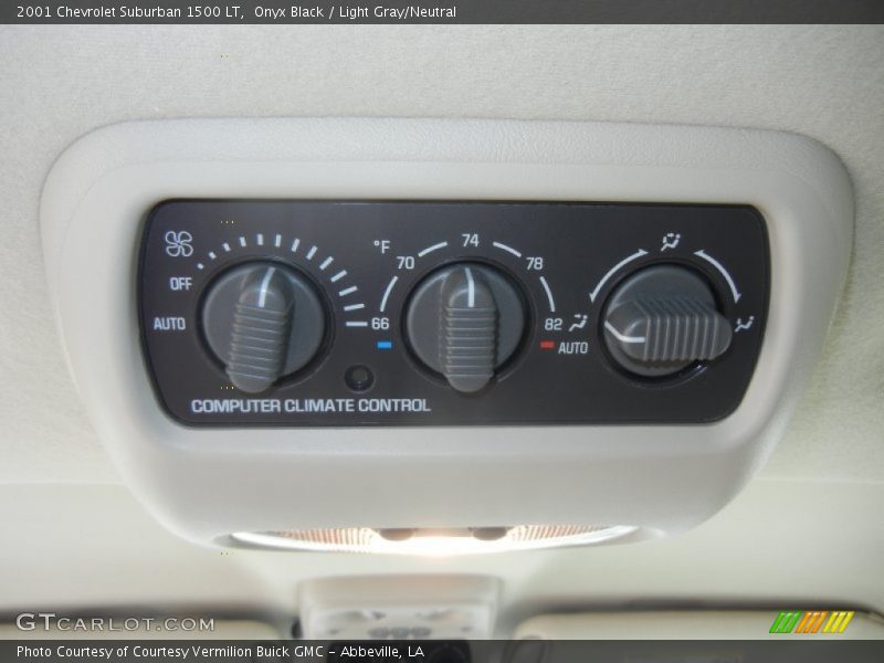 Onyx Black / Light Gray/Neutral 2001 Chevrolet Suburban 1500 LT