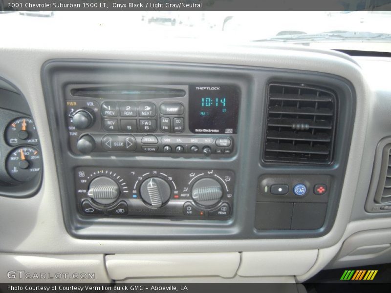 Onyx Black / Light Gray/Neutral 2001 Chevrolet Suburban 1500 LT