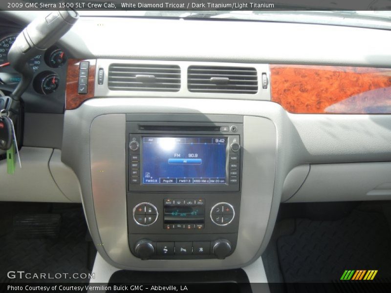 White Diamond Tricoat / Dark Titanium/Light Titanium 2009 GMC Sierra 1500 SLT Crew Cab