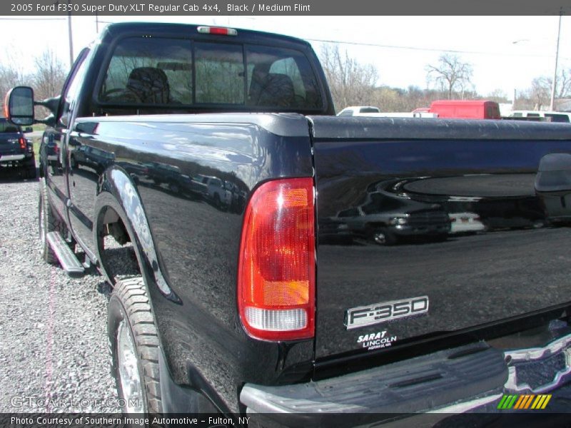 Black / Medium Flint 2005 Ford F350 Super Duty XLT Regular Cab 4x4