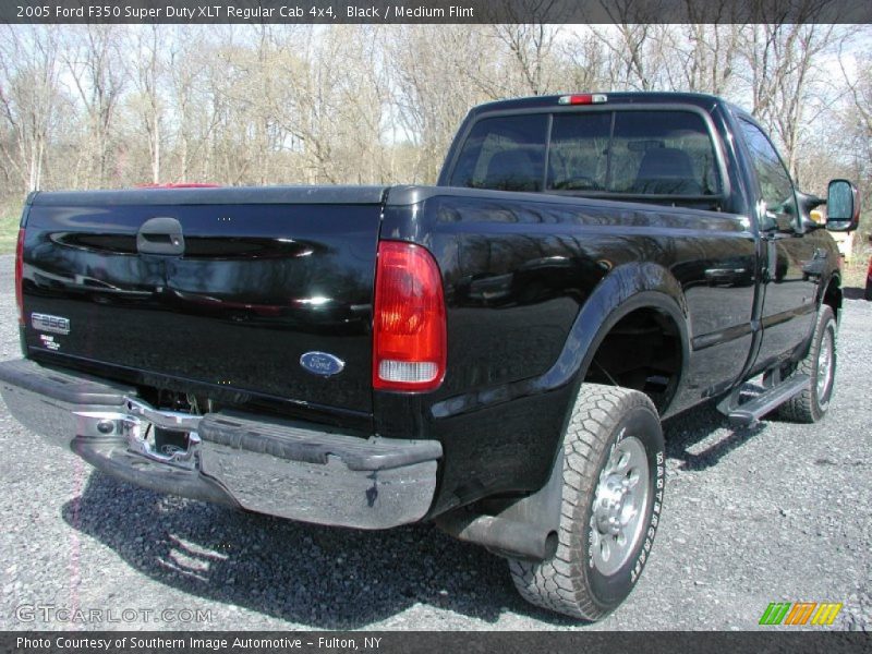  2005 F350 Super Duty XLT Regular Cab 4x4 Black