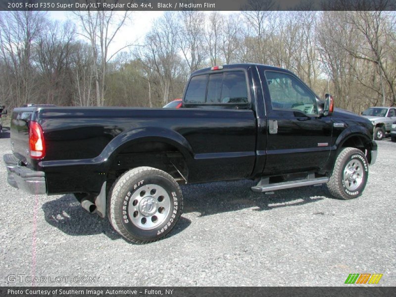  2005 F350 Super Duty XLT Regular Cab 4x4 Black