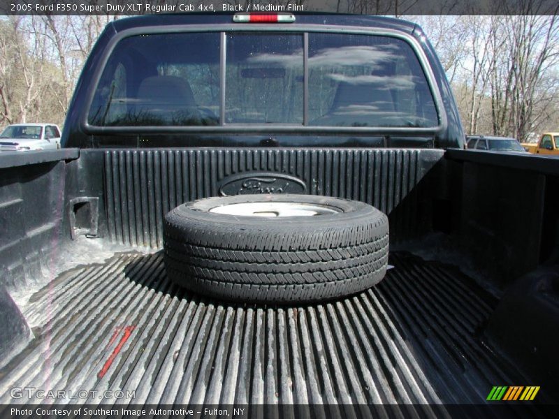 Black / Medium Flint 2005 Ford F350 Super Duty XLT Regular Cab 4x4