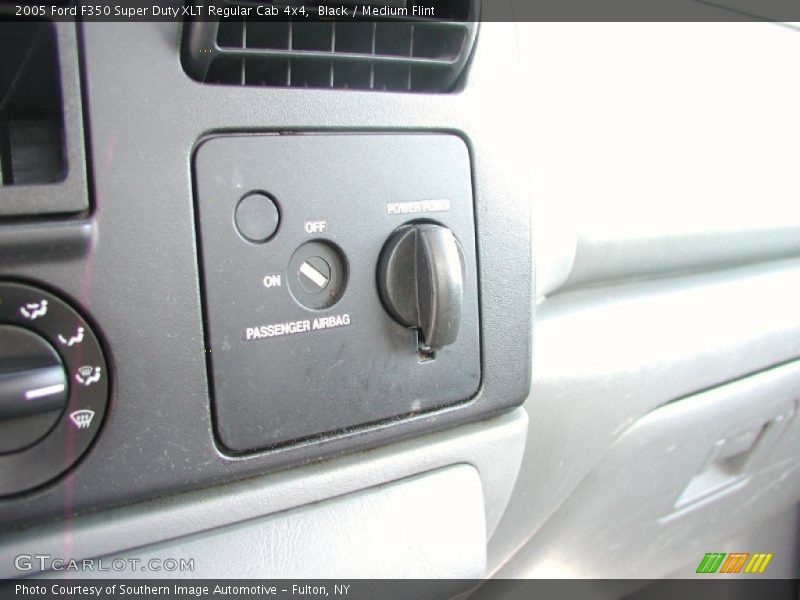 Black / Medium Flint 2005 Ford F350 Super Duty XLT Regular Cab 4x4