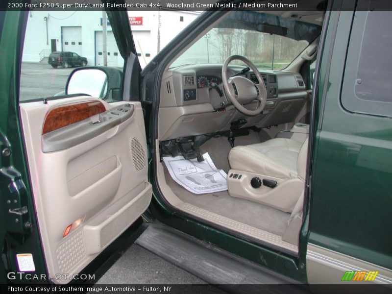 Woodland Green Metallic / Medium Parchment 2000 Ford F250 Super Duty Lariat Extended Cab 4x4