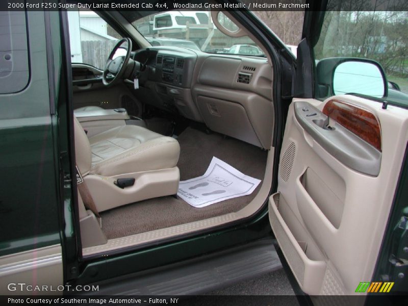 Woodland Green Metallic / Medium Parchment 2000 Ford F250 Super Duty Lariat Extended Cab 4x4