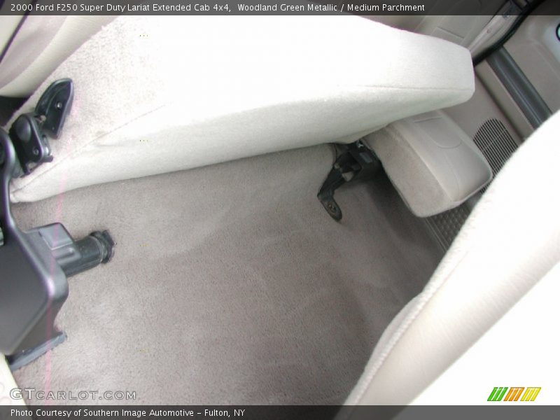 Woodland Green Metallic / Medium Parchment 2000 Ford F250 Super Duty Lariat Extended Cab 4x4
