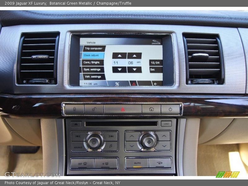 Botanical Green Metallic / Champagne/Truffle 2009 Jaguar XF Luxury