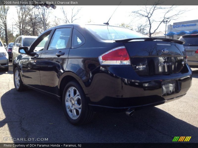 Black / Charcoal Black 2008 Ford Focus SES Sedan