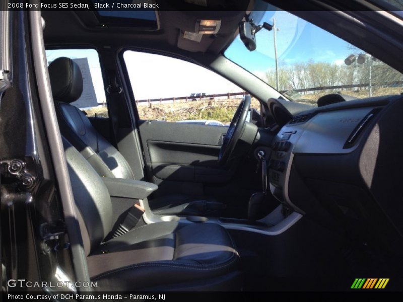 Black / Charcoal Black 2008 Ford Focus SES Sedan