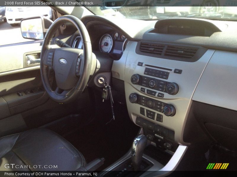 Black / Charcoal Black 2008 Ford Focus SES Sedan