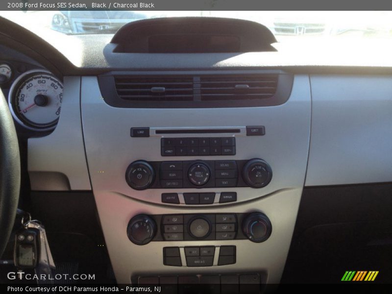 Black / Charcoal Black 2008 Ford Focus SES Sedan