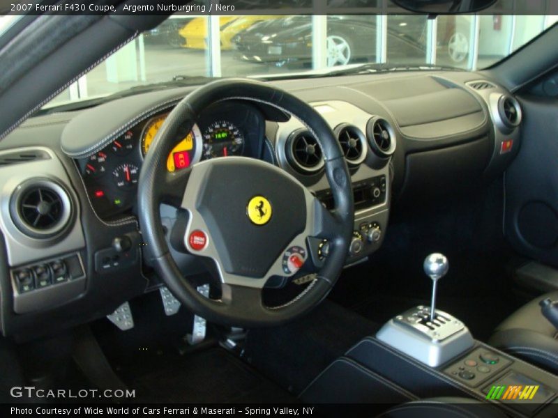 Dashboard of 2007 F430 Coupe