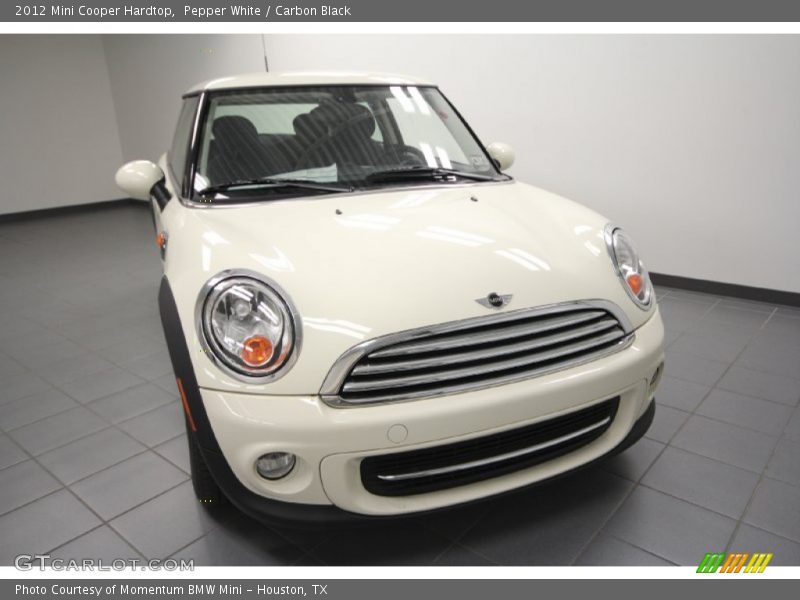 Pepper White / Carbon Black 2012 Mini Cooper Hardtop