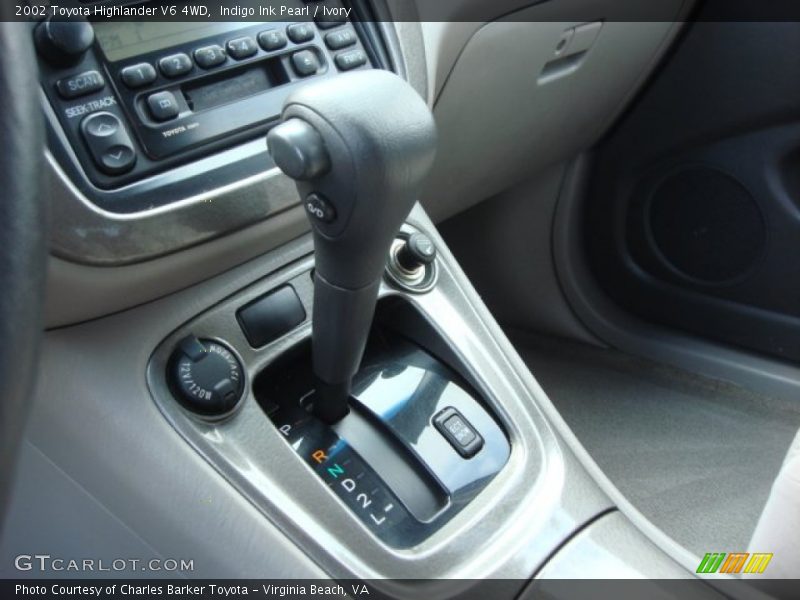 Indigo Ink Pearl / Ivory 2002 Toyota Highlander V6 4WD