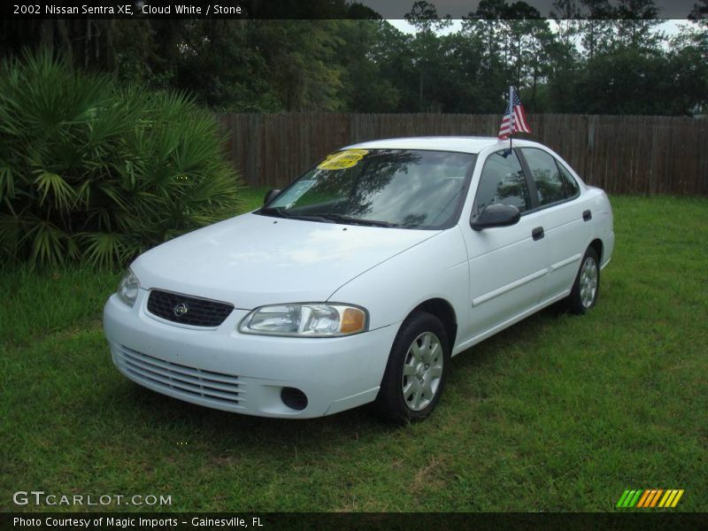 Cloud White / Stone 2002 Nissan Sentra XE