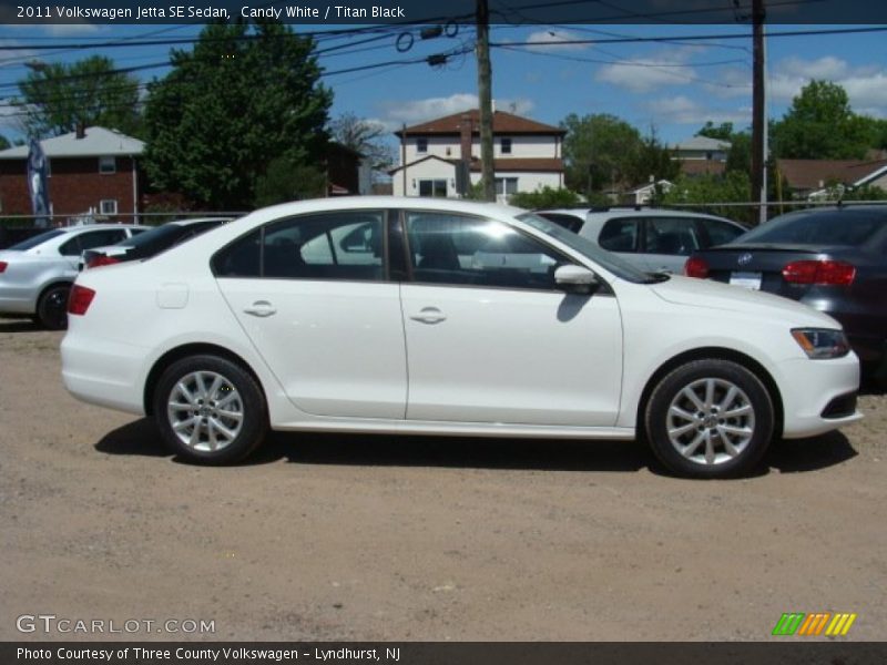 Candy White / Titan Black 2011 Volkswagen Jetta SE Sedan