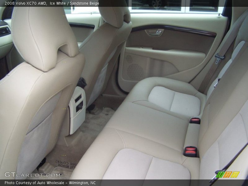 Ice White / Sandstone Beige 2008 Volvo XC70 AWD