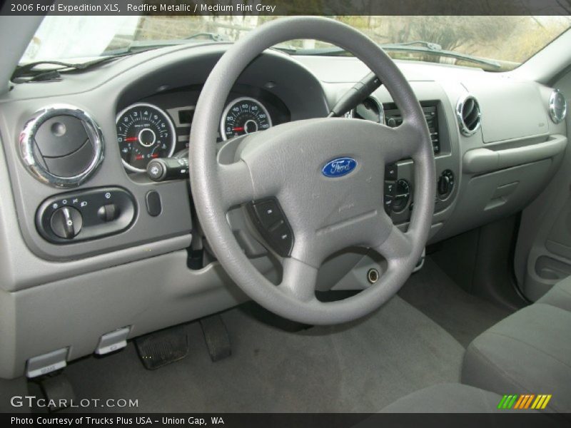  2006 Expedition XLS Steering Wheel