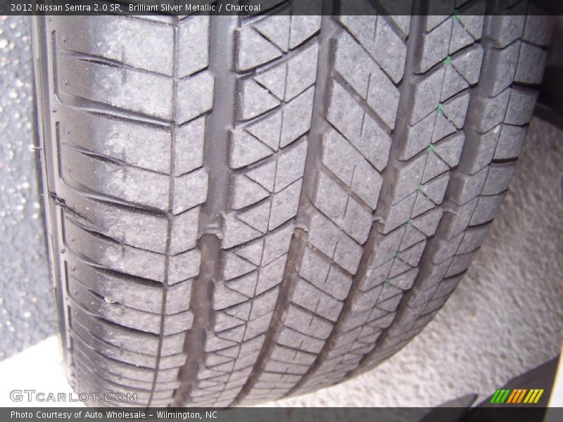 Brilliant Silver Metallic / Charcoal 2012 Nissan Sentra 2.0 SR